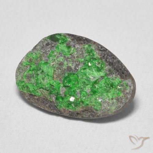 Granate Uvarovita Druzy Verde lima natural de 4.88 ct, Elegante, Opaco