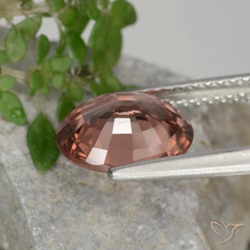 Circón Rojo indio natural de 2.70 ct, Ovalada, VVS
