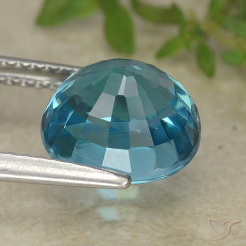 Circón Azul medio natural de 5.36 ct, Ovalada, VVS