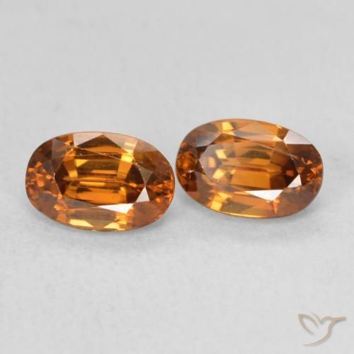Gemas de Circón Naranja medio natural de 1.66 ct, Ovalada, VVS-VS